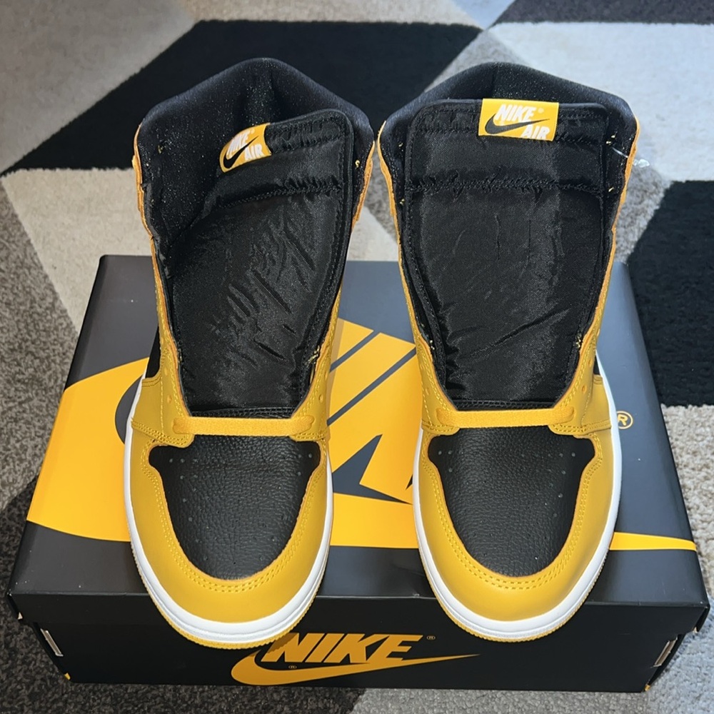 Air Jordan I - Picture 2 of 8